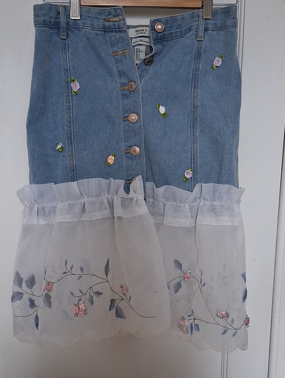 Forever 21 Blue Denim skirt Upcycled By Vera w White Floral Tulle Hem & Flowers